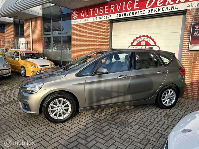 Grijs Gebruikt 2016 BMW 218 Comfort Edition Stationwagen | € 12.500 (Super prijs) - Afbeelding 1/3
