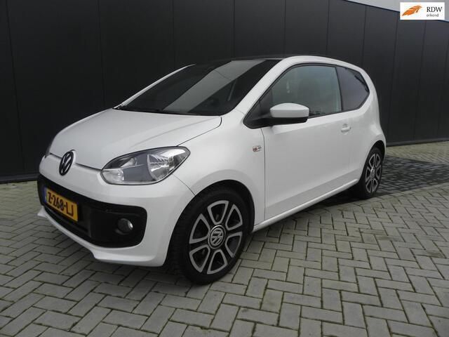 Wit Gebruikt 2014 VW up! Groove Hatchback | € 5.995 (Eerlijke prijs) - Afbeelding 1/4