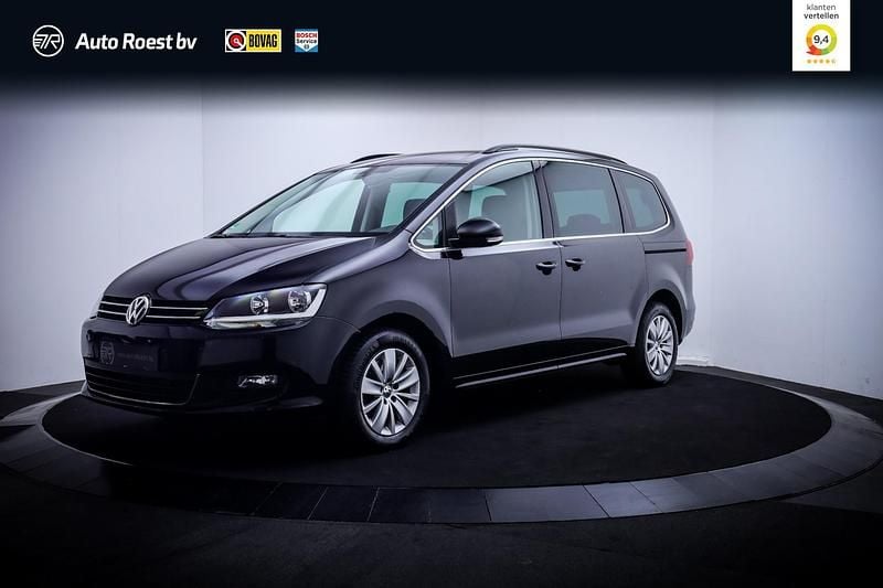 Zwart Occasion 2018 VW Sharan Comfortline MPV | € 28.225 (Eerlijke prijs) - Afbeelding 1/4