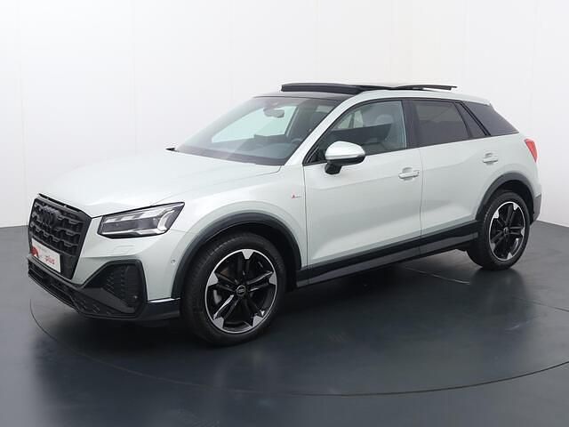 Grijs Occasion 2025 Audi Q2 SUV | € 45.840 - Afbeelding 1/4