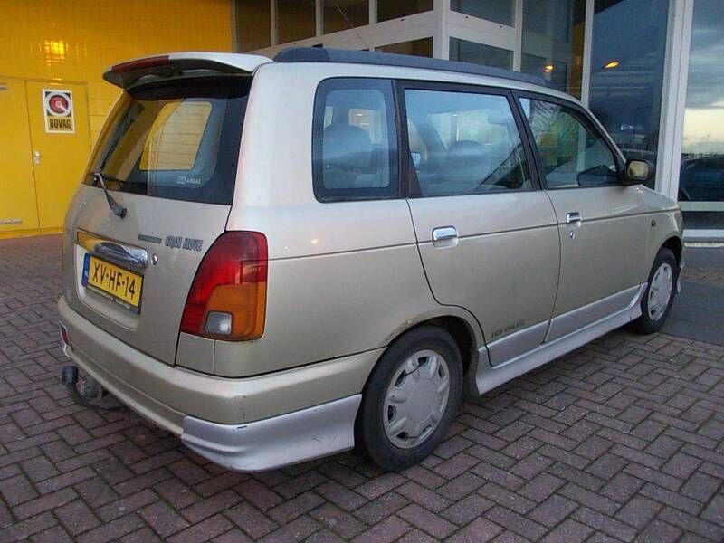 Beige Occasion 1999 Daihatsu Move MPV | € 995 - Afbeelding 1/4