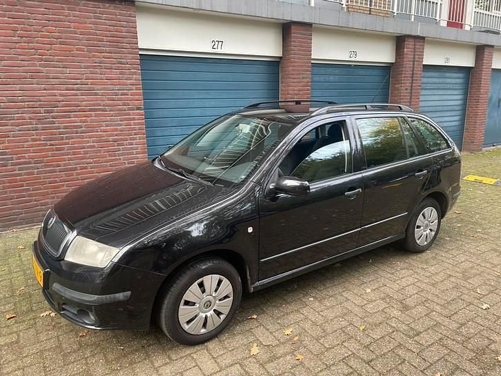 Occasion 2005 Skoda Fabia Stationwagen | € 1.450 (Eerlijke prijs) - Afbeelding 1/4