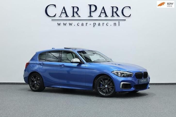 Blauw (metallic) Occasion 2017 BMW M140 M Sport Hatchback | € 36.995 (Eerlijke prijs) - Afbeelding 1/4