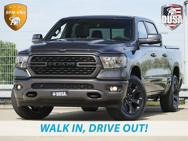 Grijs Nieuw 2024 Dodge Ram Pickup | € 59.950 - Afbeelding 1/4