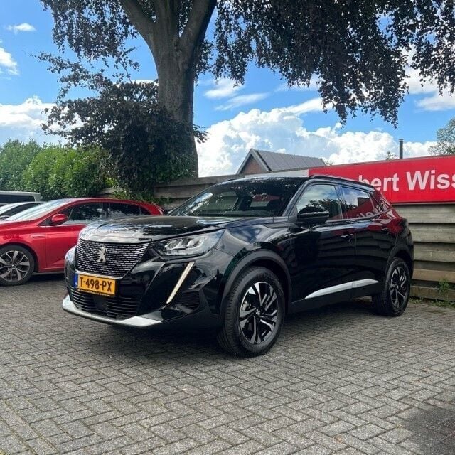 Zwart Gebruikt 2023 Peugeot 2008 Allure SUV | € 23.950 (Eerlijke prijs) - Afbeelding 1/4