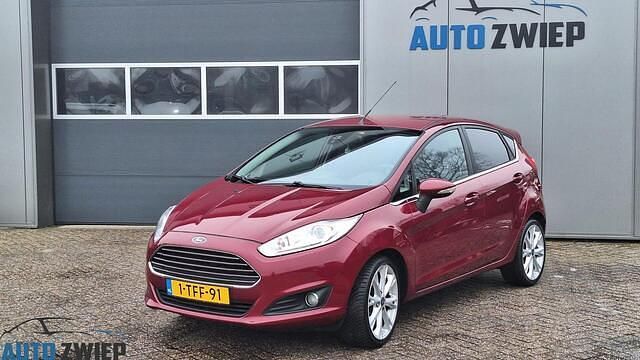 Occasion Ford Fiesta Titanium 101 PK (74 kW) 2014 Rood Hatchback