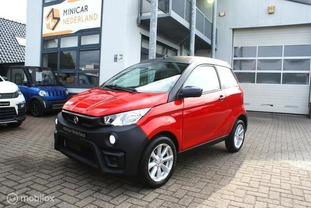 Rood Gebruikt 2023 Aixam Crossline Hatchback | € 13.950 - Afbeelding 1/4