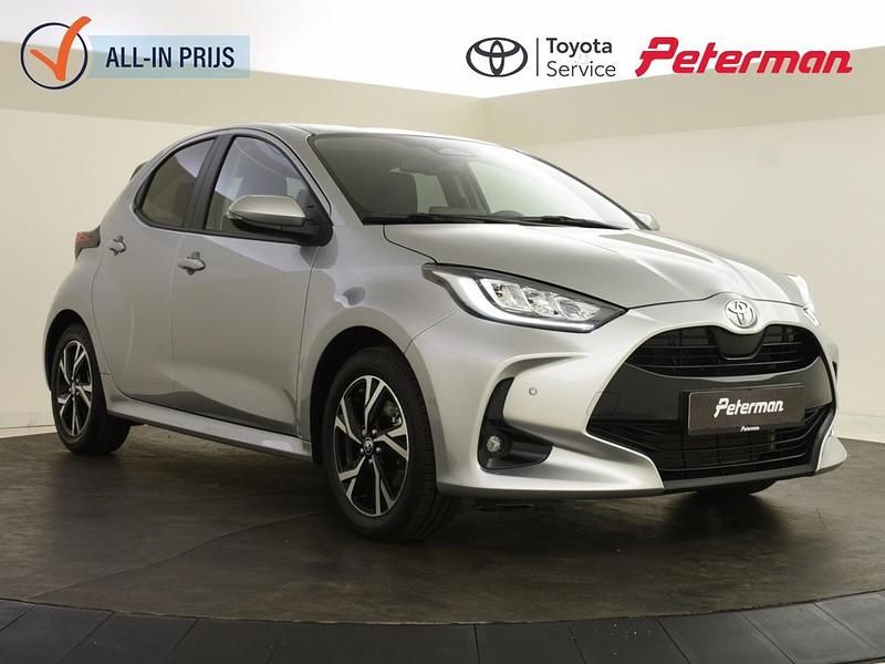 Zilver Gebruikt 2024 Toyota Yaris Style Hatchback | € 24.899 (Eerlijke prijs) - Afbeelding 1/4