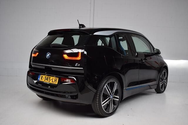 Zwart, metallic lak Gebruikt 2020 BMW i3 Executive Hatchback | € 14.945 (Super prijs) - Afbeelding 1/4