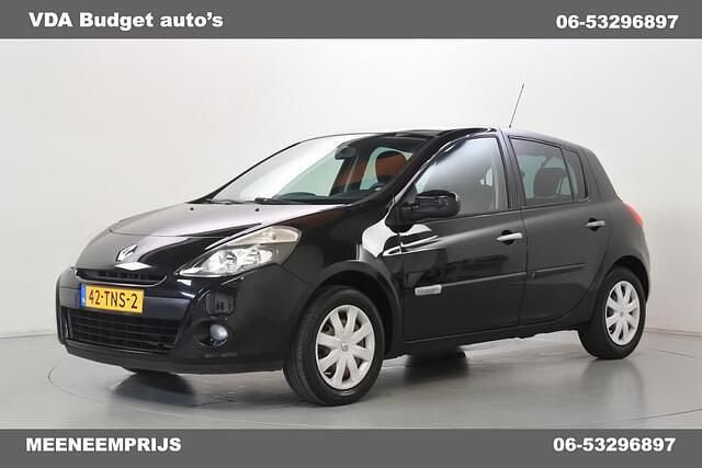 Zwart Gebruikt 2012 Renault Clio IV Authentique Hatchback | € 3.300 (Eerlijke prijs) - Afbeelding 1/4