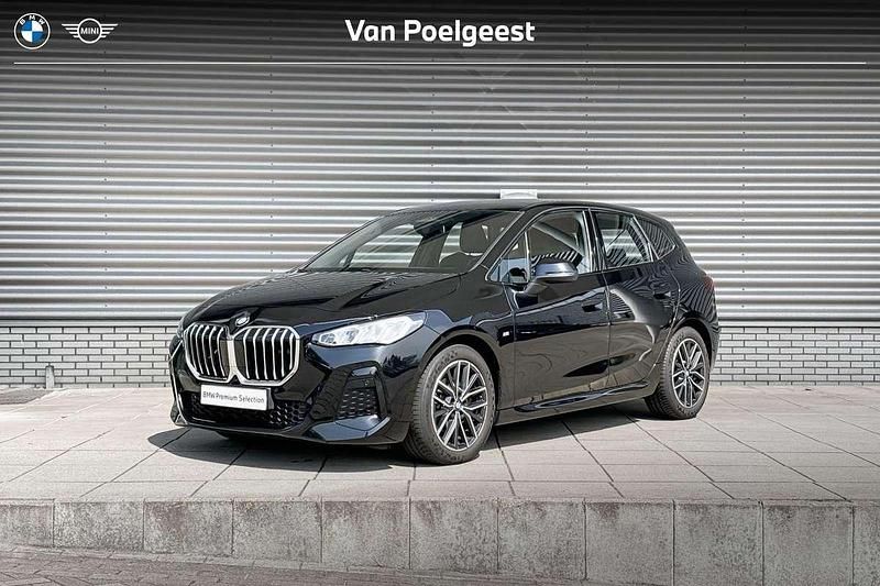 Zwart Gebruikt 2022 BMW 218 Active Tourer M Sport MPV | € 32.900 (Duur) - Afbeelding 1/4