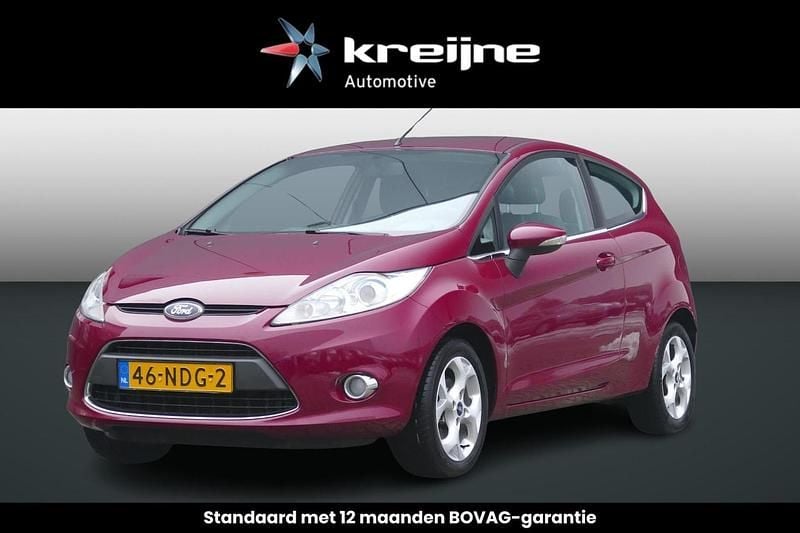 Rood Gebruikt 2010 Ford Fiesta Titanium Hatchback | € 4.925 (Eerlijke prijs) - Afbeelding 1/4