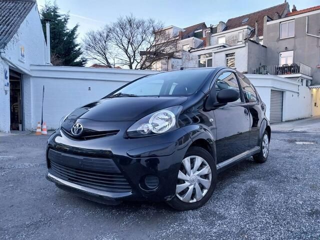 Blauw Gebruikt 2014 Toyota Aygo Active Hatchback | € 5.990 (Super prijs) - Afbeelding 1/4