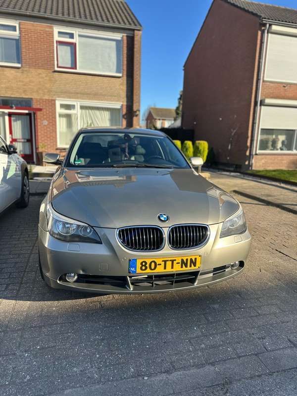 Groen Gebruikt 2007 BMW 525 Sedan | € 8.500 - Afbeelding 1/4