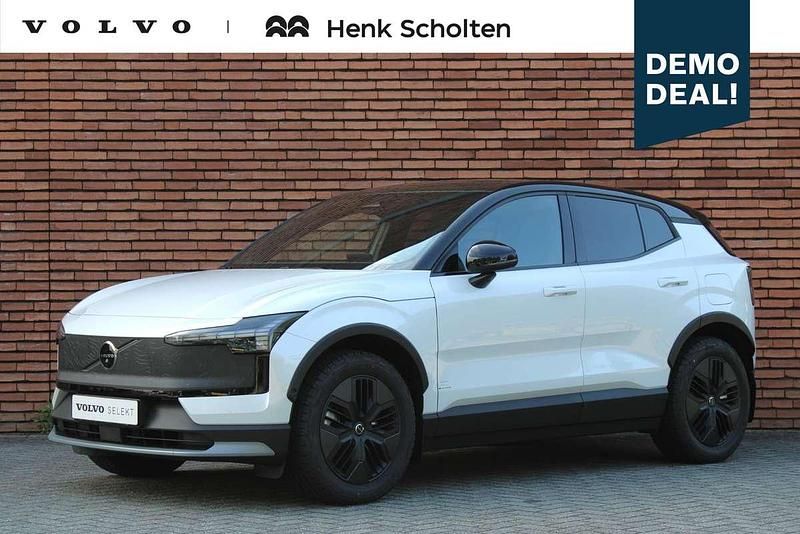 Wit Occasion 2025 Volvo EX30 CC Performance SUV | € 48.750 (Eerlijke prijs) - Afbeelding 1/4