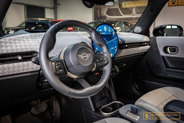 Occasion Mini Cooper S Favoured 204 PK (150 kW) 2024 Zwart Hatchback