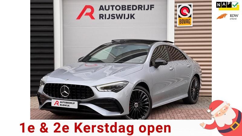 Grijs Gebruikt 2024 Mercedes CLA250e AMG Sedan | € 43.950 (Iets duurder) - Afbeelding 1/4