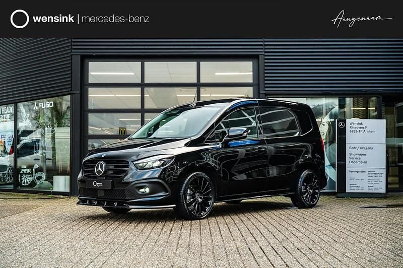 Zwart Nieuw 2025 Mercedes eCitan Edition Van | € 26.951 (Super prijs) - Afbeelding 1/4