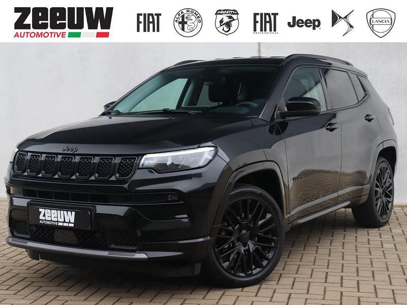 Zwart Gebruikt 2024 Jeep Compass Altitude SUV | € 37.900 - Afbeelding 1/4