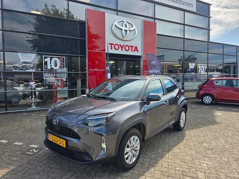 Grijs Gebruikt 2023 Toyota Yaris Cross Active SUV | € 25.950 (Eerlijke prijs) - Afbeelding 1/4