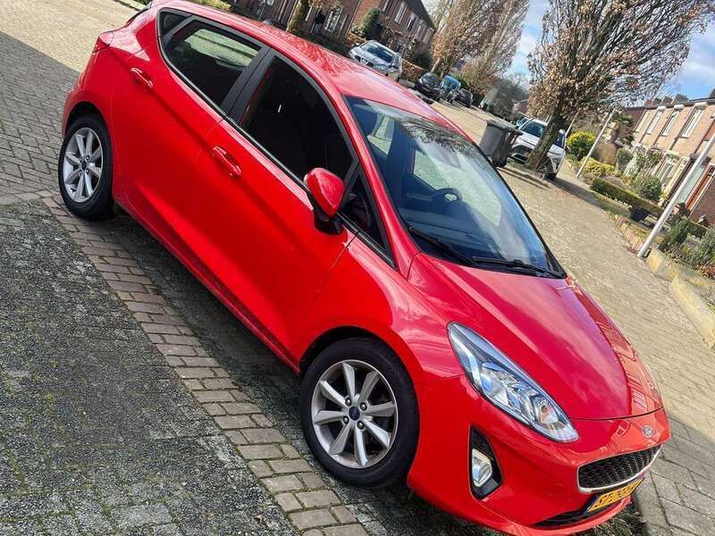 Rood Gebruikt 2018 Ford Fiesta Trend Hatchback | € 9.000 (Eerlijke prijs) - Afbeelding 1/4