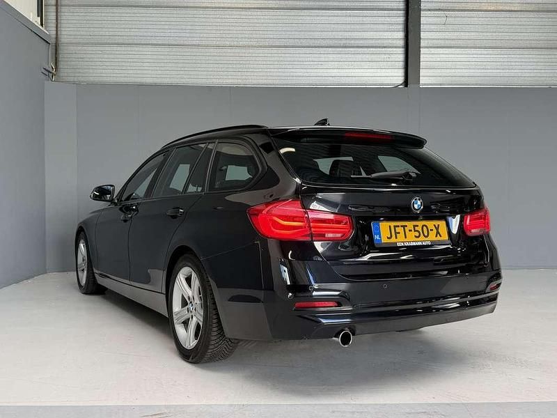 Occasion BMW 318 Executive 136 PK (100 kW) 2018 Zwart (metallic) Stationwagen