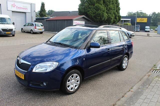 Blauw Gebruikt 2009 Skoda Fabia Ambiente Hatchback | € 4.995 (Eerlijke prijs) - Afbeelding 1/4