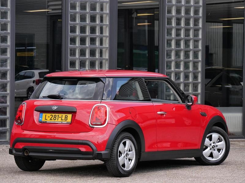 Occasion Mini ONE 102 PK (75 kW) 2021 Rood, metallic lak Hatchback
