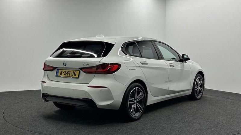 Occasion BMW 118 Executive 2021 Wit Hatchback