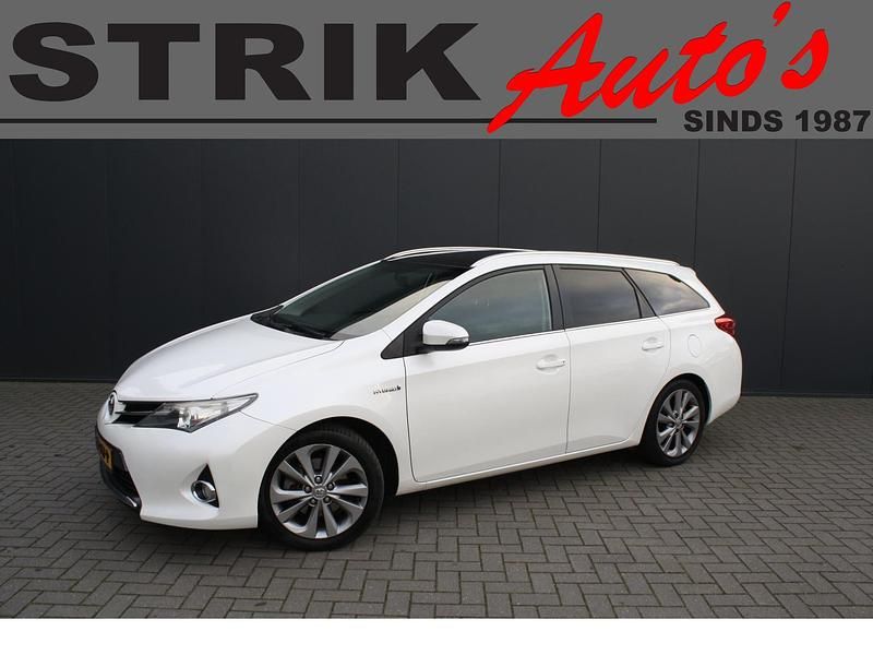 Occasion Toyota Auris Executive 99 PK (72 kW) 2013 Wit Stationwagen