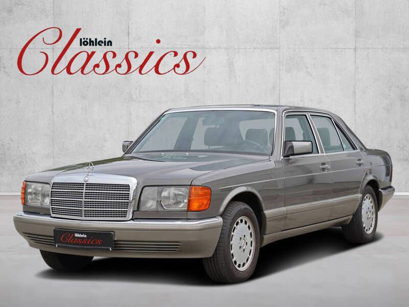 Grijs Gebruikt 1990 Mercedes 300 SE Sedan | € 22.900 - Afbeelding 1/4