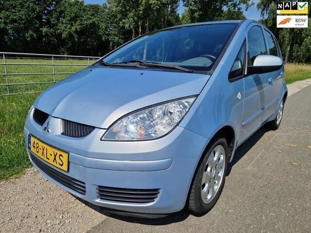 Blauw, metallic lak Gebruikt 2007 Mitsubishi Colt Invite Hatchback | € 2.950 (Eerlijke prijs) - Afbeelding 1/4