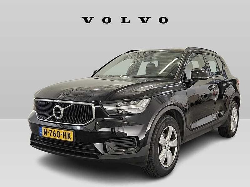 Zwart Gebruikt 2021 Volvo XC40 Momentum SUV | € 25.900 (Super prijs) - Afbeelding 1/4