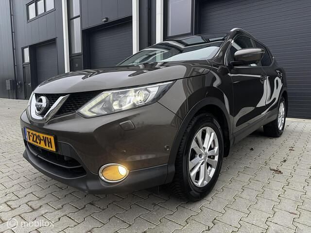 Bruin Occasion 2015 Nissan Qashqai Tekna SUV | € 8.900 (Goede deal) - Afbeelding 1/4