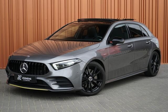 Grijs Gebruikt 2018 Mercedes A250 AMG Edition 1 Hatchback | € 29.450 (Iets duurder) - Afbeelding 1/4