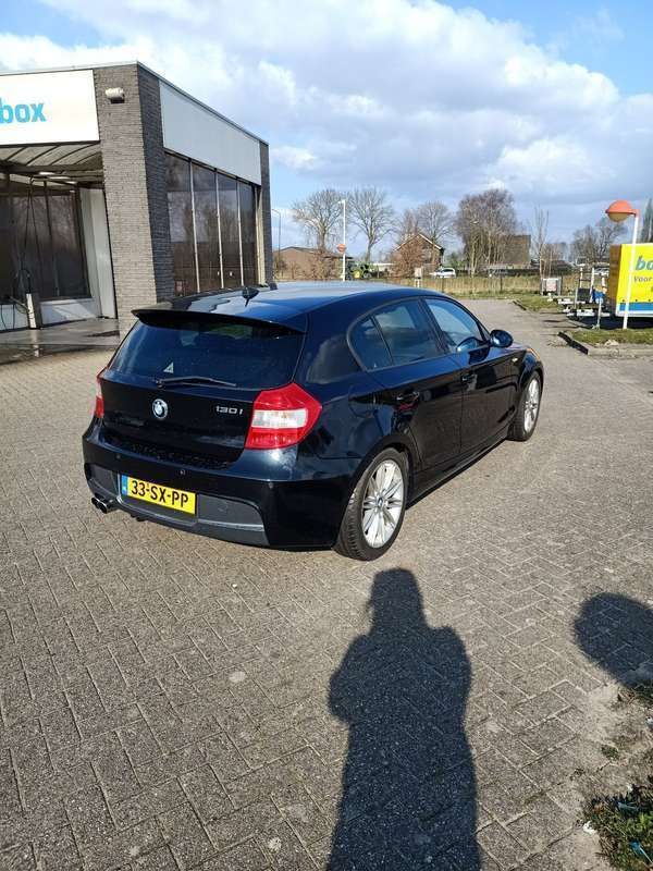 Zwart Gebruikt 2006 BMW 130 Hatchback | € 7.500 (Eerlijke prijs) - Afbeelding 1/4