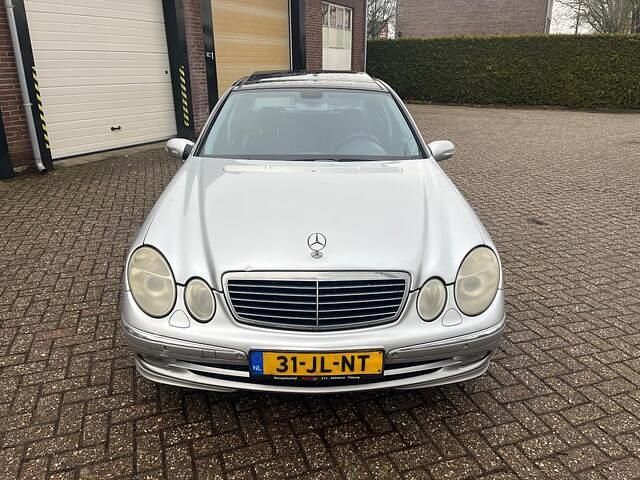 Occasion Mercedes E240 Avantgarde 177 PK (130 kW) 2002 Grijs (metallic) Sedan