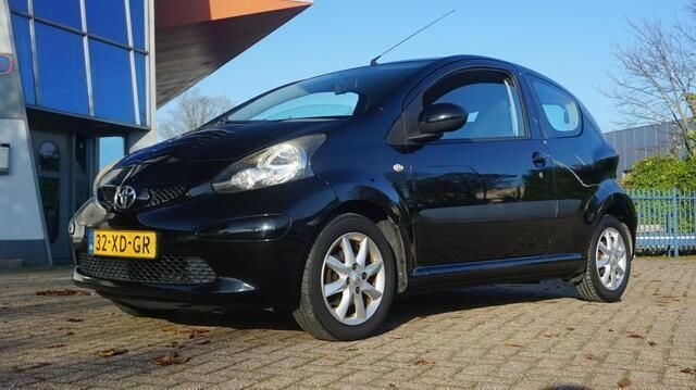 Zwart Gebruikt 2007 Toyota Aygo Hatchback | € 2.450 (Eerlijke prijs) - Afbeelding 1/4