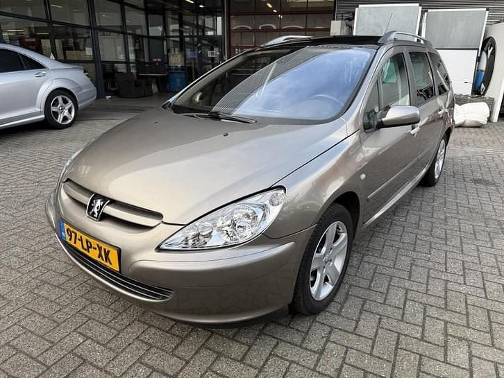 Grijs Occasion 2003 Peugeot 307 Stationwagen | € 1.640 (Eerlijke prijs) - Afbeelding 1/4