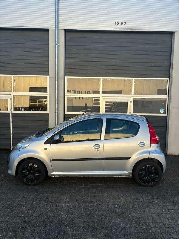 Occasion Peugeot 107 68 PK (50 kW) 2007 Grijs Hatchback