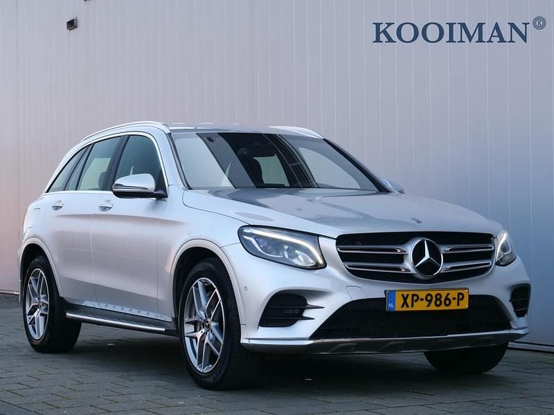 Grijs Occasion 2019 Mercedes GLC250 AMG line SUV | € 30.500 - Afbeelding 1/4