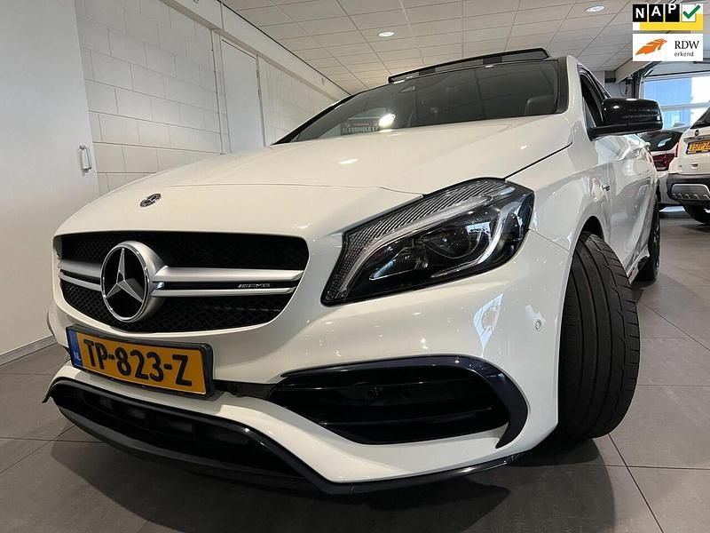 Wit (metallic) Gebruikt 2017 Mercedes A45 AMG AMG Hatchback | € 31.945 (Goede deal) - Afbeelding 1/4