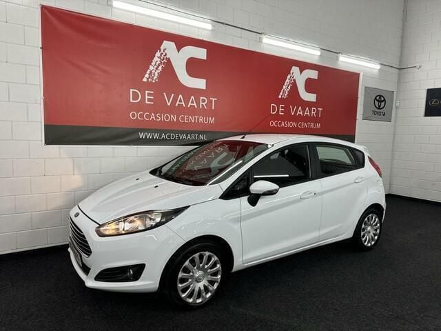 Wit Occasion 2014 Ford Fiesta Style Hatchback | € 6.450 (Eerlijke prijs) - Afbeelding 1/4