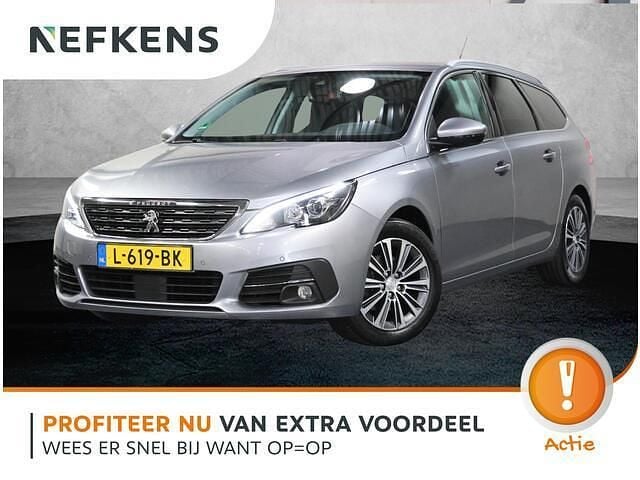 Grijs Gebruikt 2021 Peugeot 308 Allure Stationwagen | € 16.720 (Eerlijke prijs) - Afbeelding 1/4