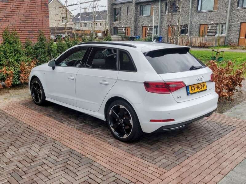 Wit Gebruikt 2015 Audi A3 Hatchback | € 13.700 (Iets duurder) - Afbeelding 1/4