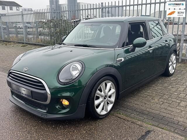 Groen (metallic) Gebruikt 2018 Mini ONE Hatchback | € 11.450 (Goede deal) - Afbeelding 1/4
