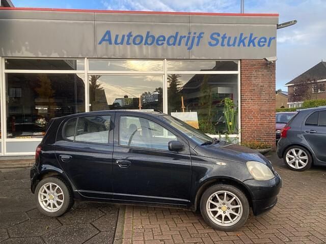 Zwart Gebruikt 2001 Toyota Yaris Sol Hatchback | € 2.150 (Eerlijke prijs) - Afbeelding 1/4