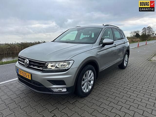 Grijs Gebruikt 2017 VW Tiguan Comfortline SUV | € 19.950 (Super prijs) - Afbeelding 1/4