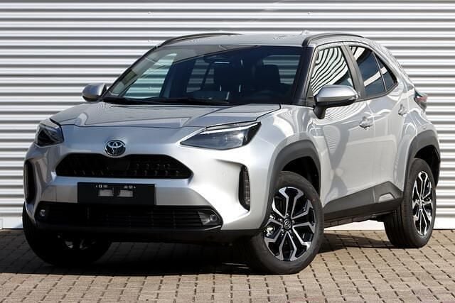 Zilver, metallic lak Nieuw 2025 Toyota Yaris Cross Team SUV | € 32.945 (Eerlijke prijs) - Afbeelding 1/4