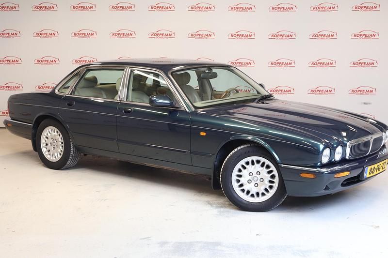 Sedan Gebruikt 2000 Jaguar XJ Executive Sedan | € 21.945 - Afbeelding 1/4